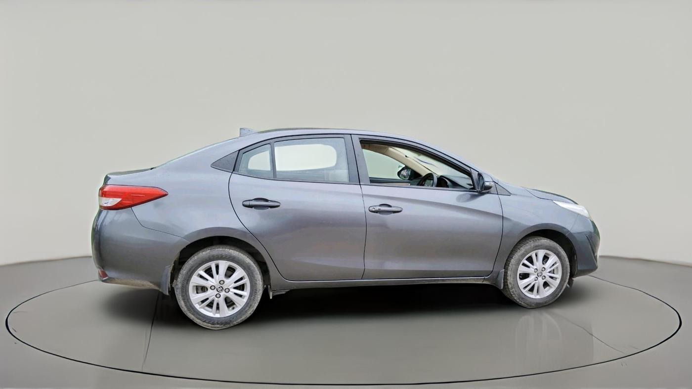 2018 Toyota YARIS V MT, Petrol, Manual, 1,16,810 km, exterior