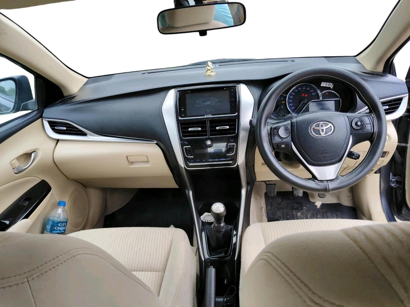 2018 Toyota YARIS V MT, Petrol, Manual, 1,16,810 km, interior