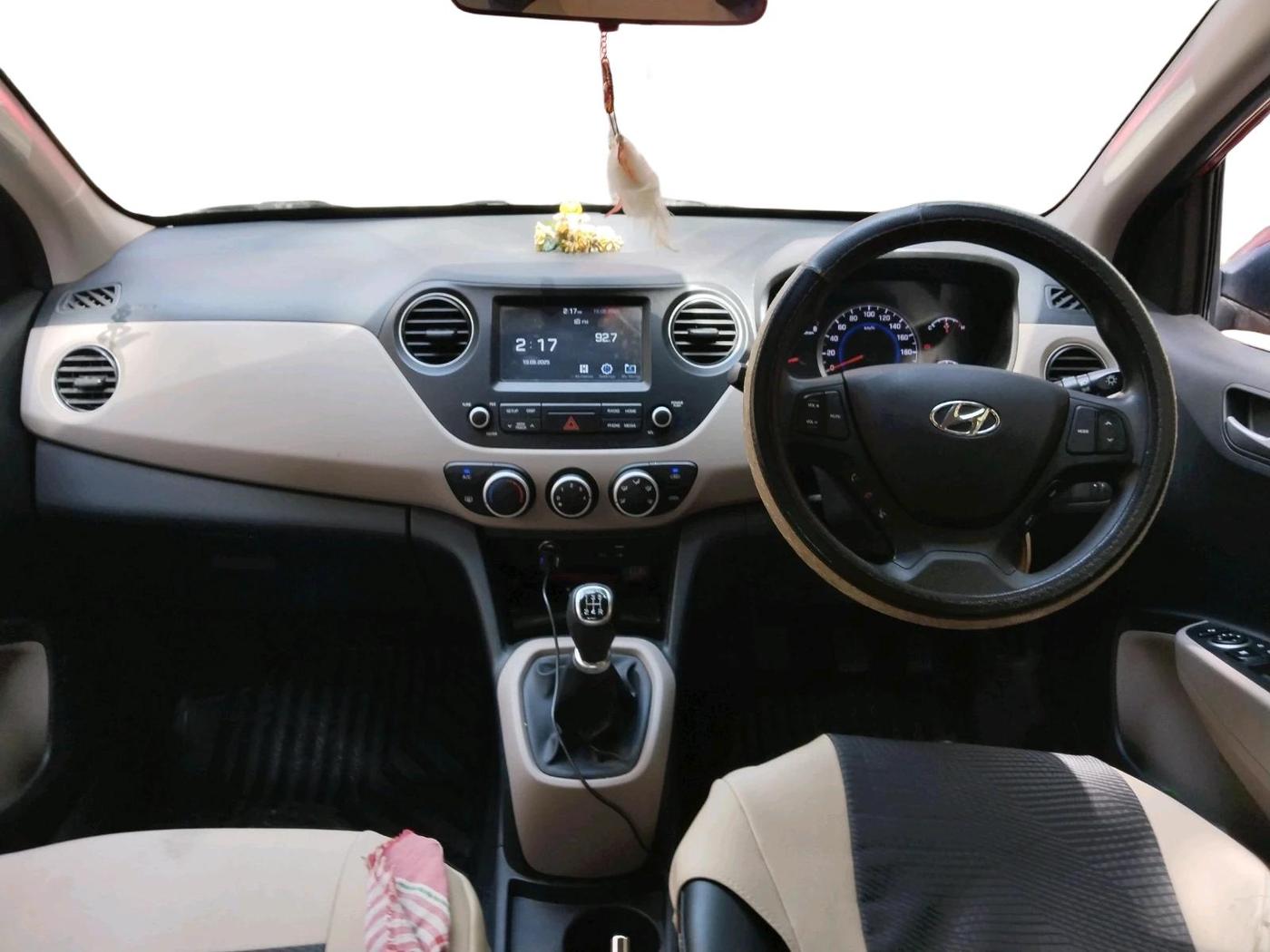 2019 Hyundai Grand i10 SPORTZ 1.2 KAPPA VTVT, Petrol, Manual, 18,196 km, interior