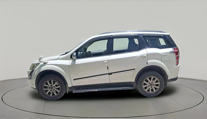 2016 Mahindra XUV500 W10, Diesel, Manual, 1,18,021 km, exterior