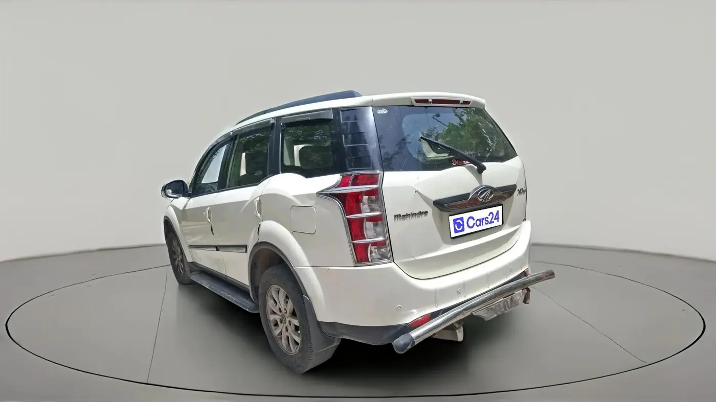 2016 Mahindra XUV500 W10, Diesel, Manual, 1,18,021 km, exterior