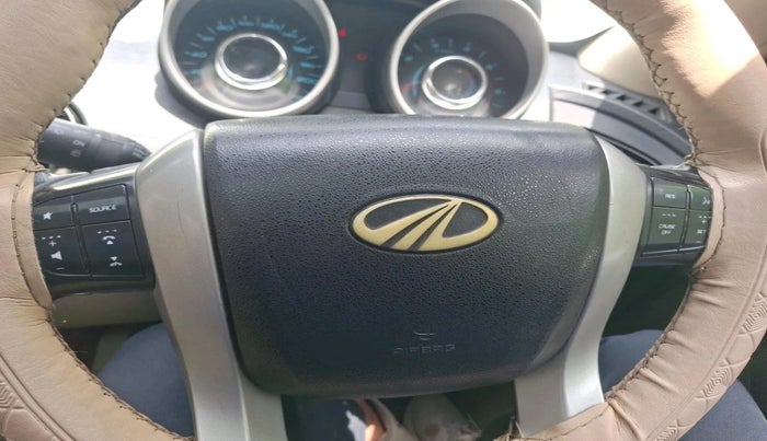 2016 Mahindra XUV500 W10, Diesel, Manual, 1,18,021 km, interior