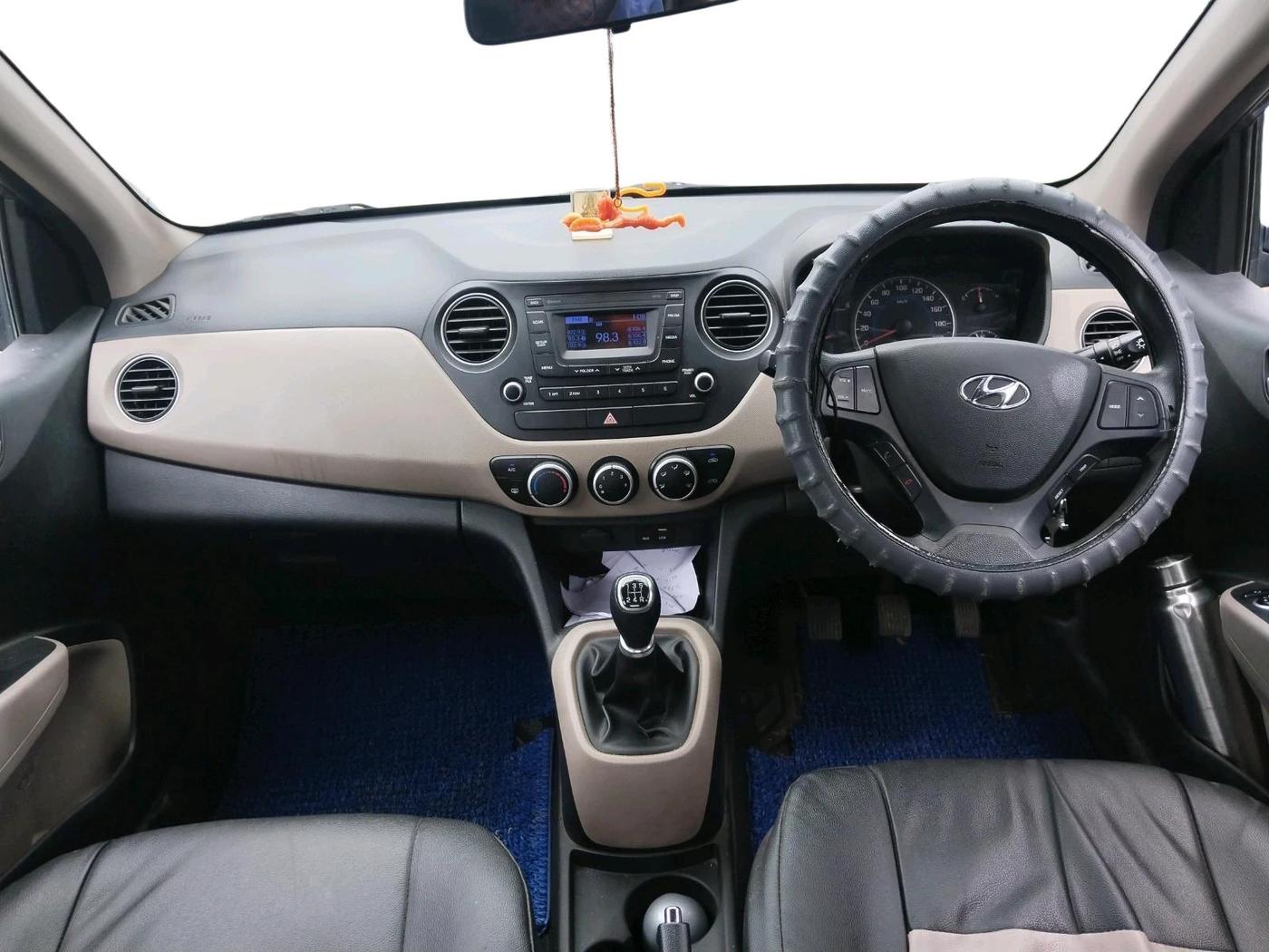 2016 Hyundai Grand i10 SPORTZ 1.2 KAPPA VTVT, CNG, Manual, 42,301 km, interior