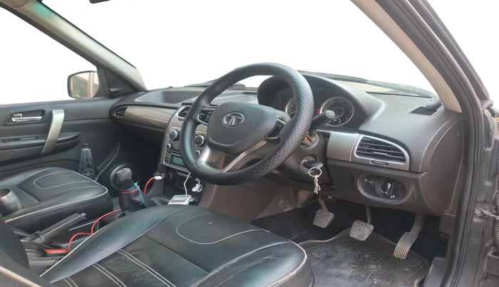 2017 Tata Safari Storme 2.2 EX 4X2, Diesel, Manual, 1,87,013 km, interior