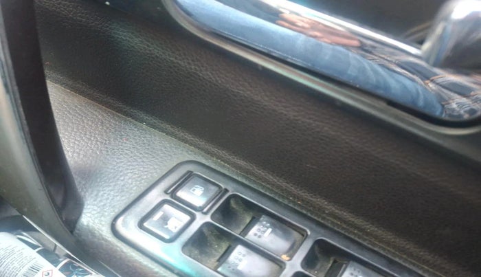 2017 Tata Safari Storme 2.2 EX 4X2, Diesel, Manual, 1,87,013 km, interior