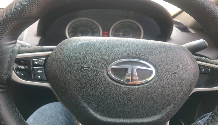 2017 Tata Safari Storme 2.2 EX 4X2, Diesel, Manual, 1,87,013 km, interior