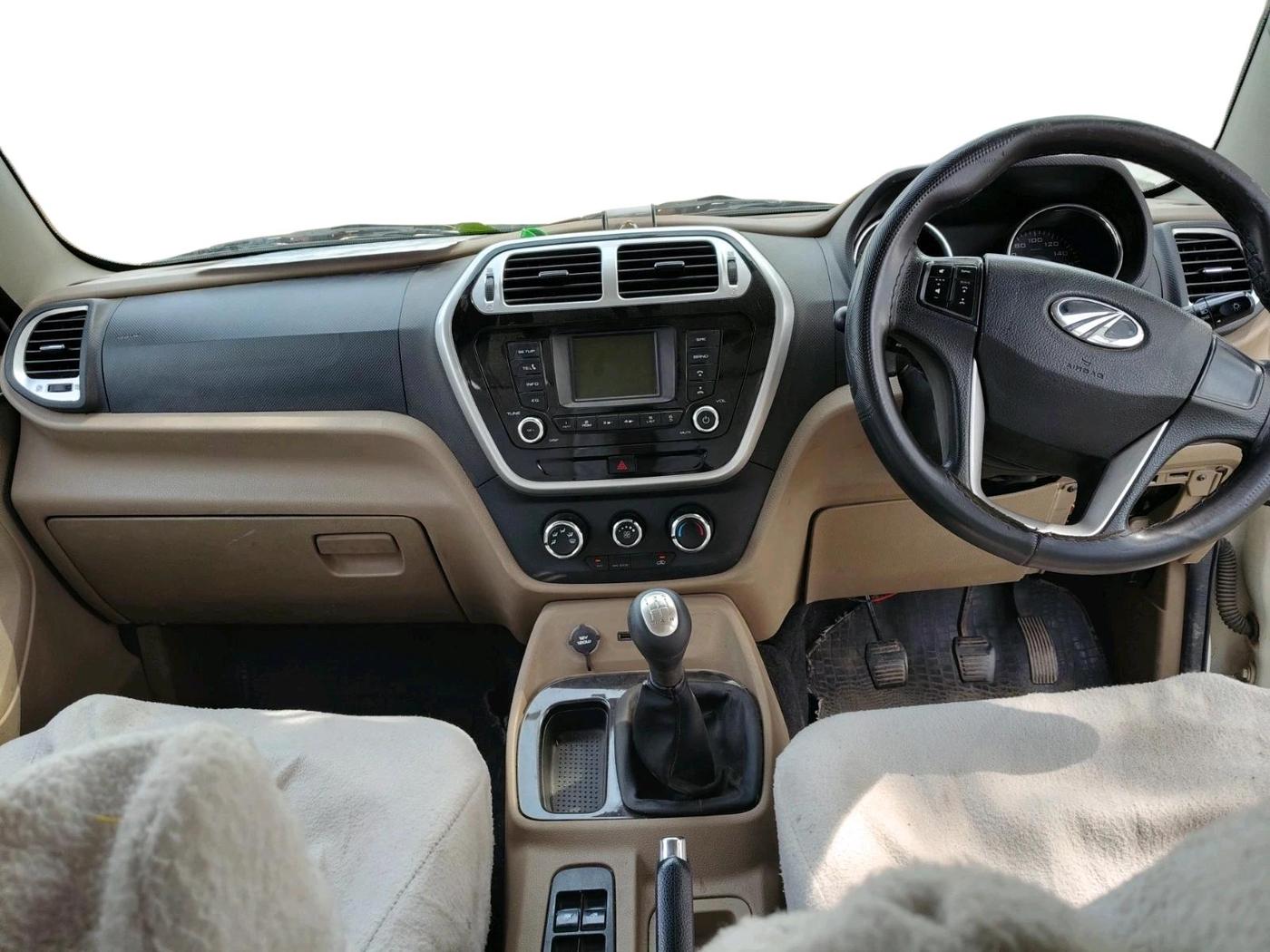 2017 Mahindra TUV300 T8, Diesel, Manual, 62,826 km, interior