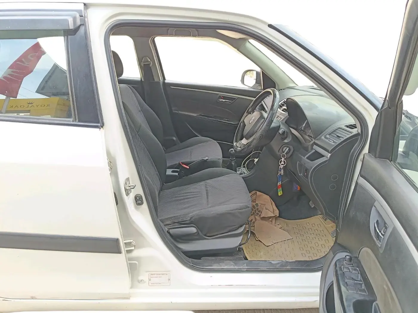 2015 Maruti Swift VXI, Petrol, Manual, 1,24,377 km, interior