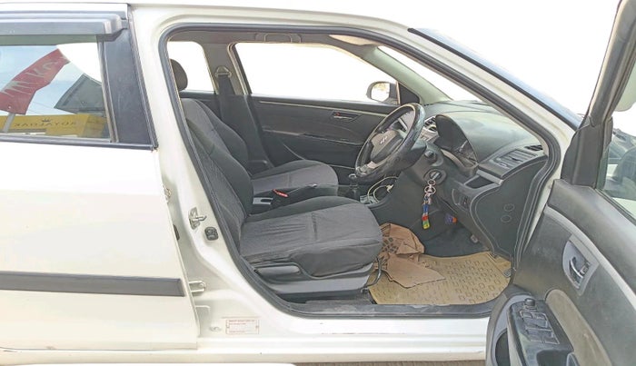 2015 Maruti Swift VXI, Petrol, Manual, 1,24,377 km, interior