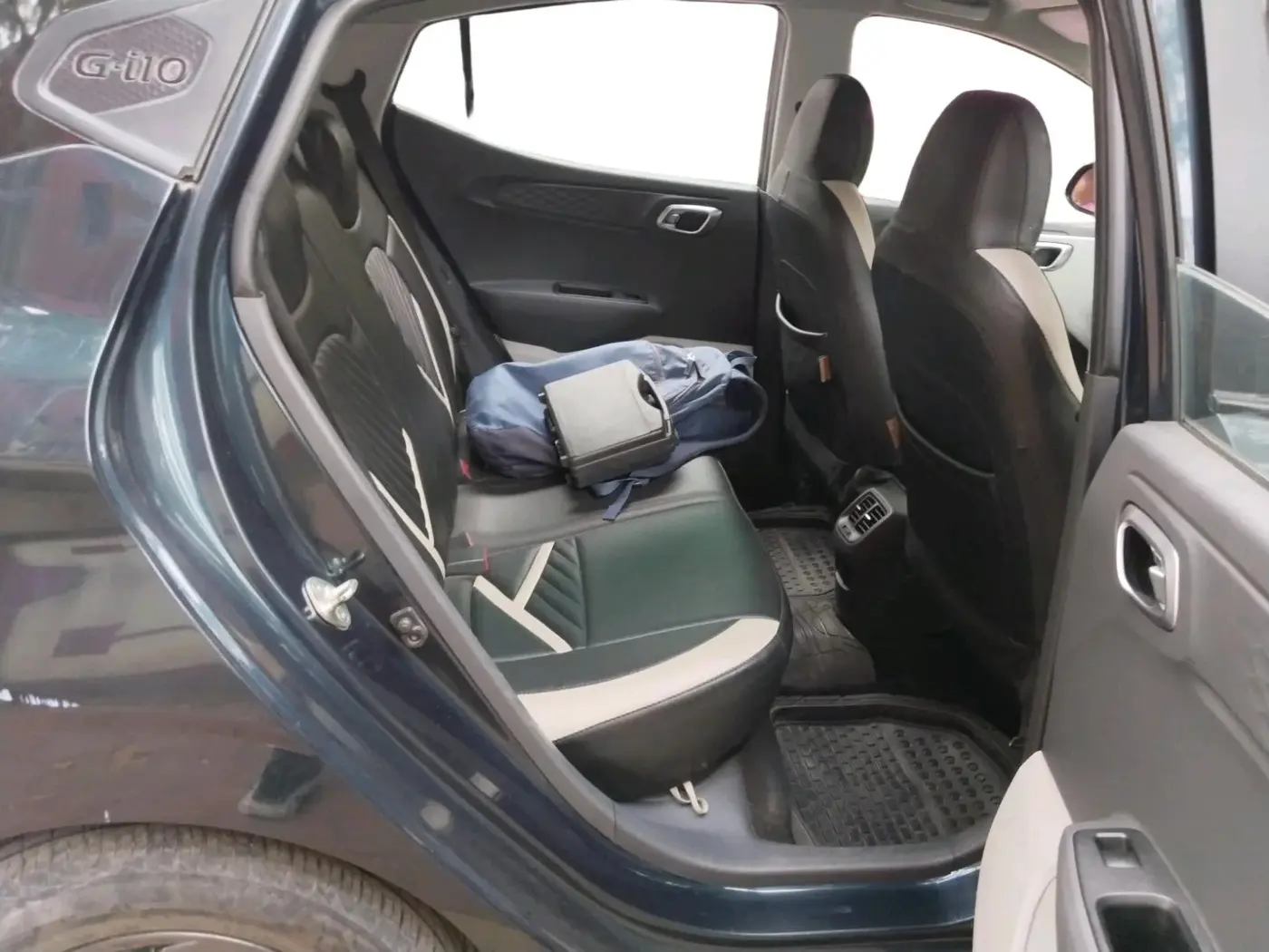 2022 Hyundai GRAND I10 NIOS SPORTZ 1.2 KAPPA VTVT, Petrol, Manual, 18,752 km, interior