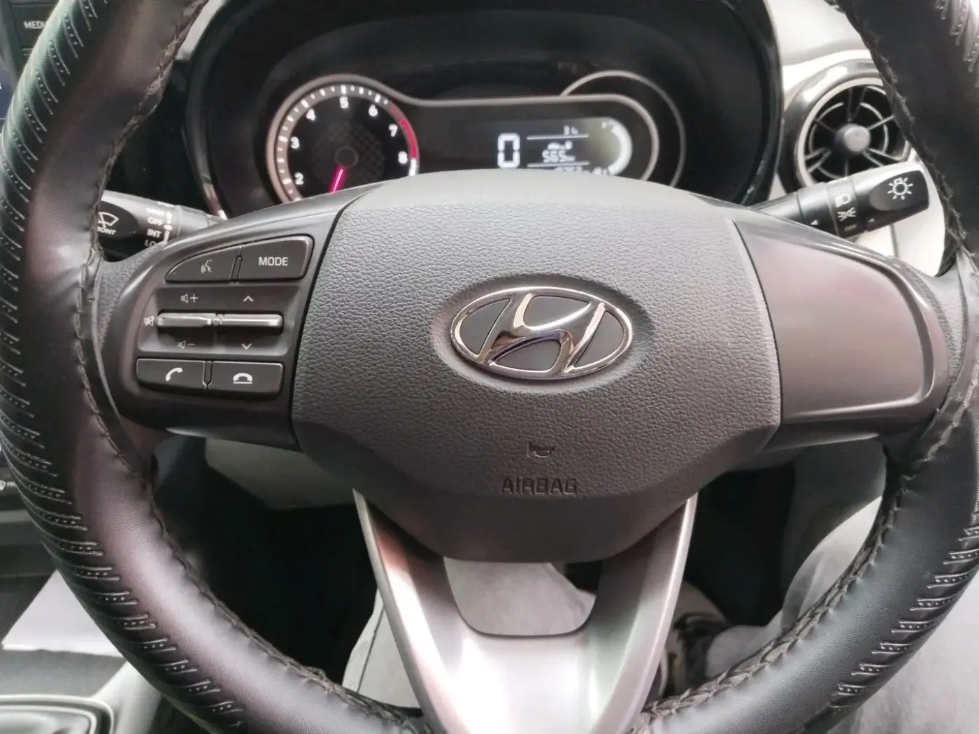 2022 Hyundai GRAND I10 NIOS SPORTZ 1.2 KAPPA VTVT, Petrol, Manual, 18,752 km, interior