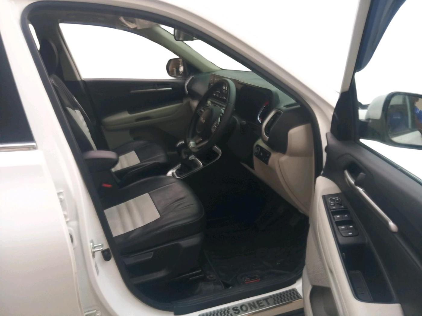 2026 KIA SONET HTK PLUS 1.5 DIESEL MT, Diesel, Manual, 6,805 km, interior