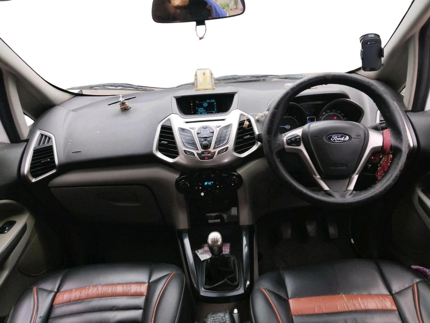2015 Ford Ecosport TITANIUM 1.5L DIESEL, Diesel, Manual, 1,80,000 km, interior