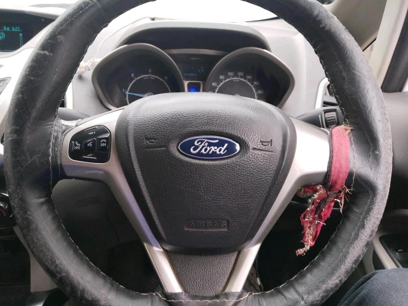 2015 Ford Ecosport TITANIUM 1.5L DIESEL, Diesel, Manual, 1,80,000 km, interior