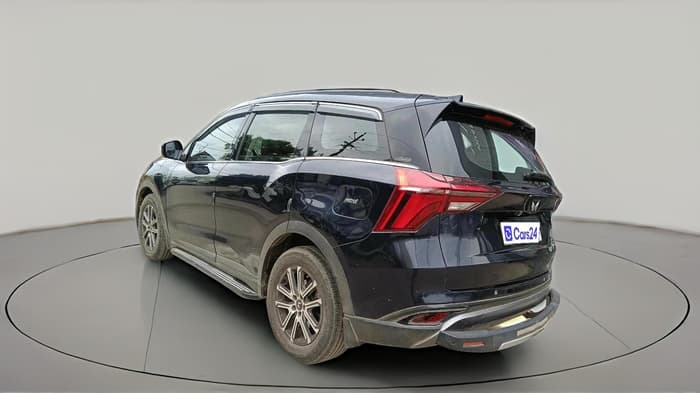 2021 Mahindra XUV700 AX 7 P AT 7 STR, Petrol, Automatic, 42,304 km, exterior