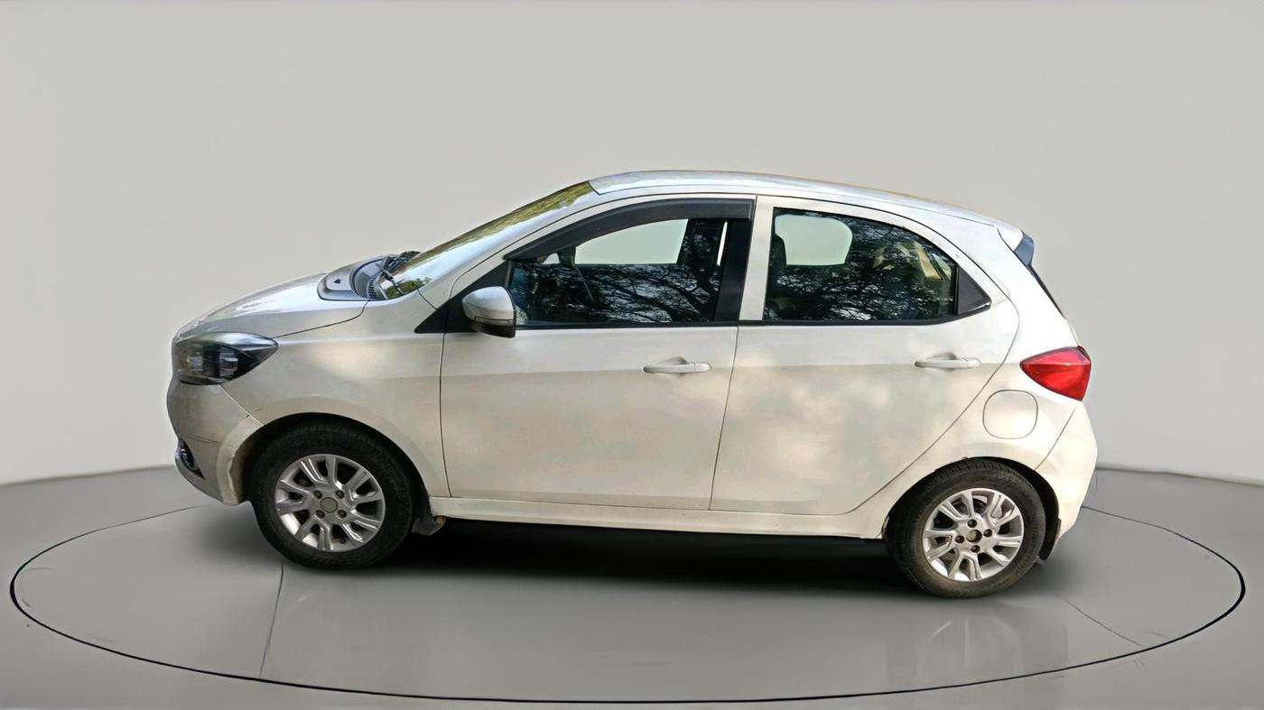 2016 Tata Tiago XZ PETROL, CNG, Manual, 72,713 km, exterior