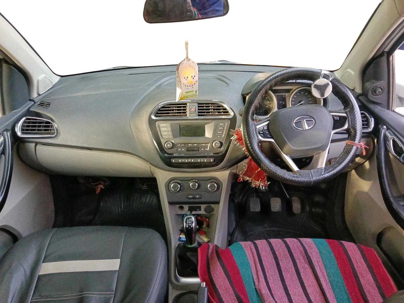 2016 Tata Tiago XZ PETROL, CNG, Manual, 72,713 km, interior