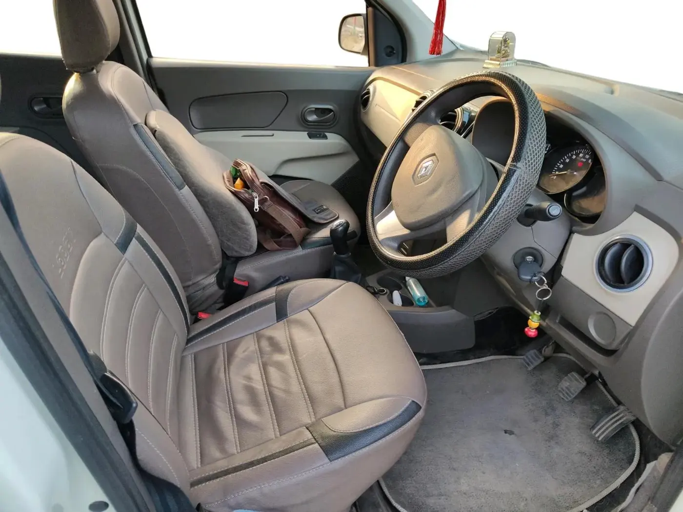 2015 Renault Lodgy 85 PS RXL, Diesel, Manual, 72,950 km, interior
