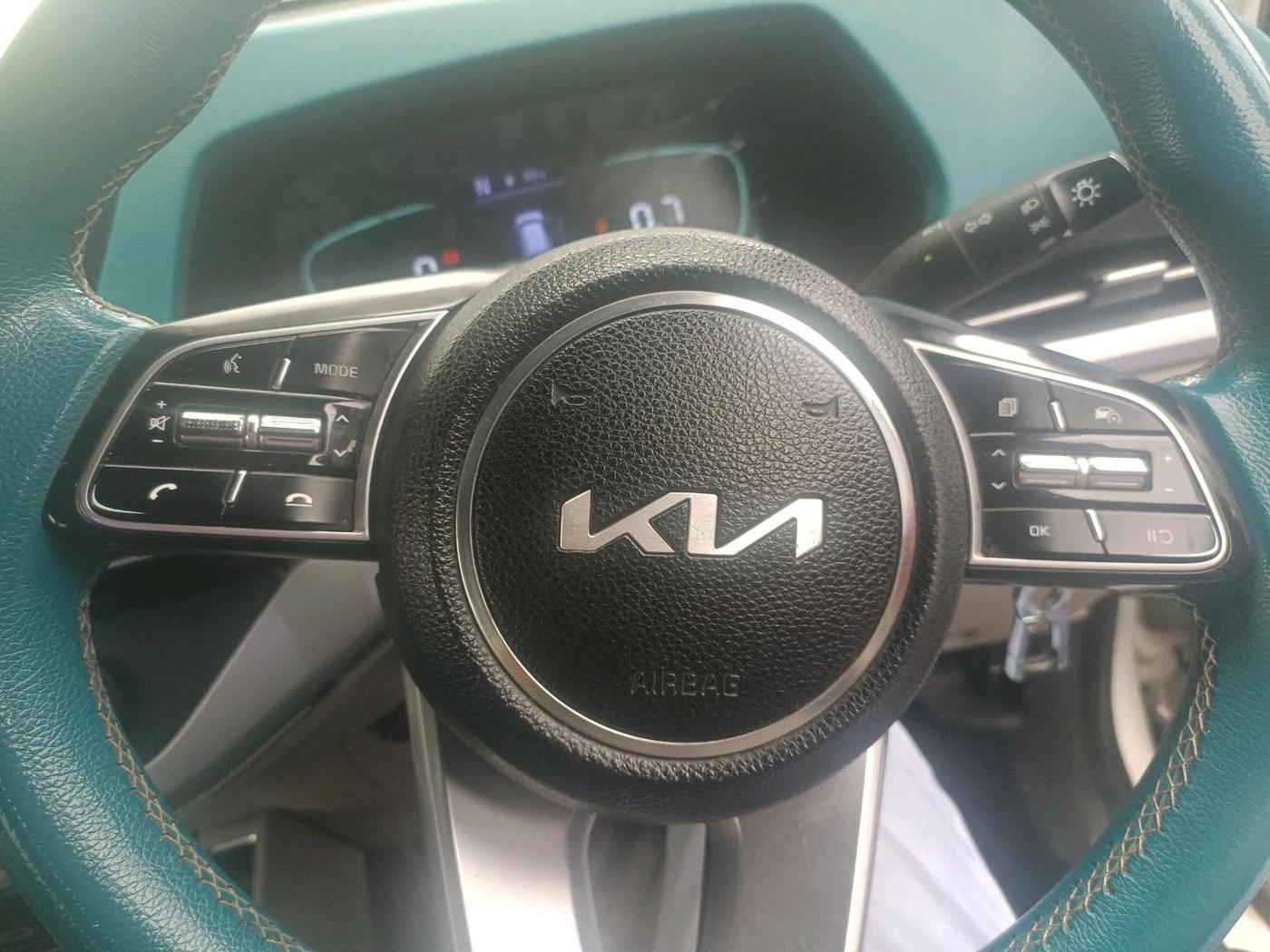 2023 KIA CARENS PREMIUM 1.5 DIESEL IMT 7 STR, Diesel, Manual, 55,151 km, interior
