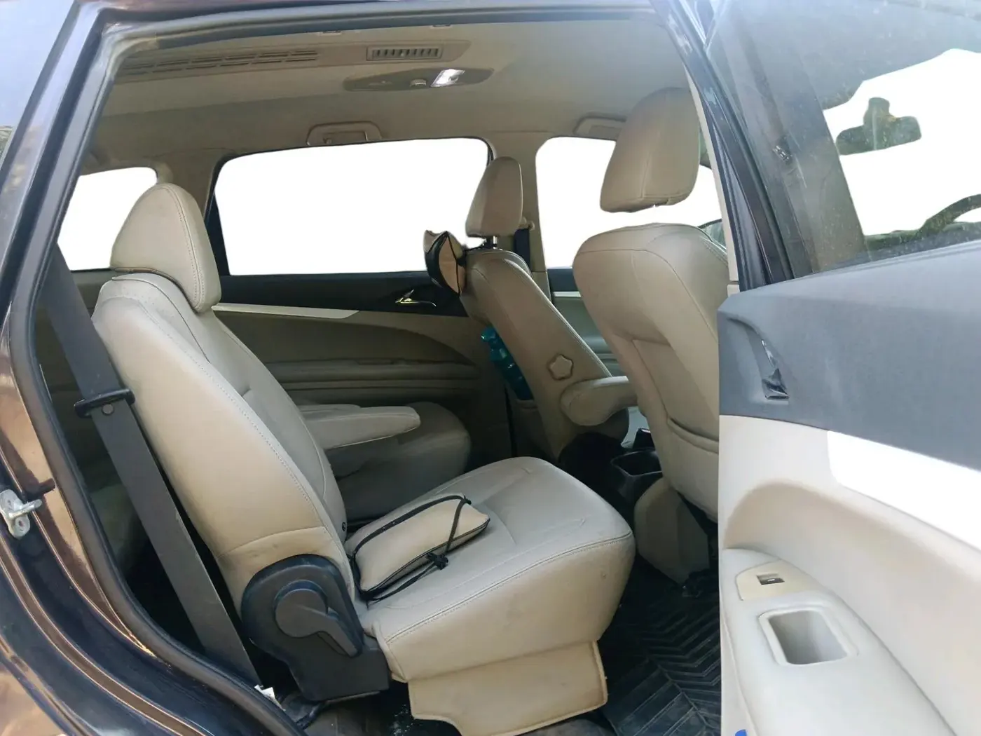 2018 Mahindra MARAZZO M8 7 STR, Diesel, Manual, 1,03,719 km, interior