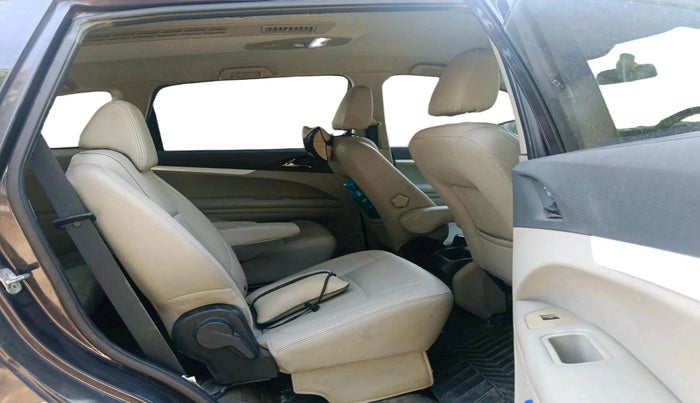 2018 Mahindra MARAZZO M8 7 STR, Diesel, Manual, 1,03,719 km, interior