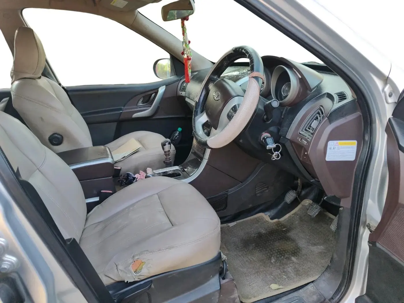 2013 Mahindra XUV500 W8, Diesel, Manual, 85,246 km, interior