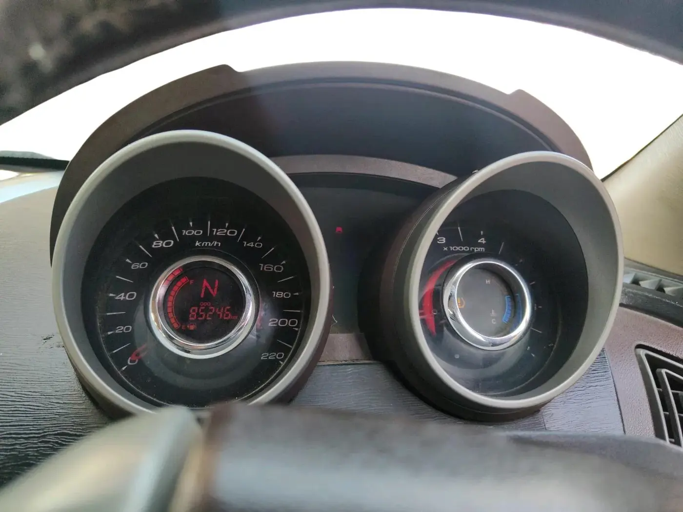 2013 Mahindra XUV500 W8, Diesel, Manual, 85,246 km, interior