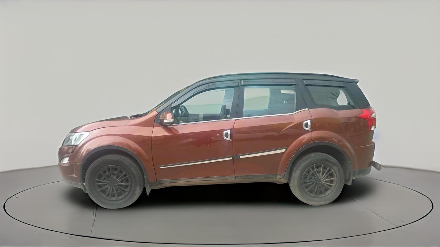 2018 Mahindra XUV500 W7 AT, Diesel, Automatic, 65,252 km, exterior