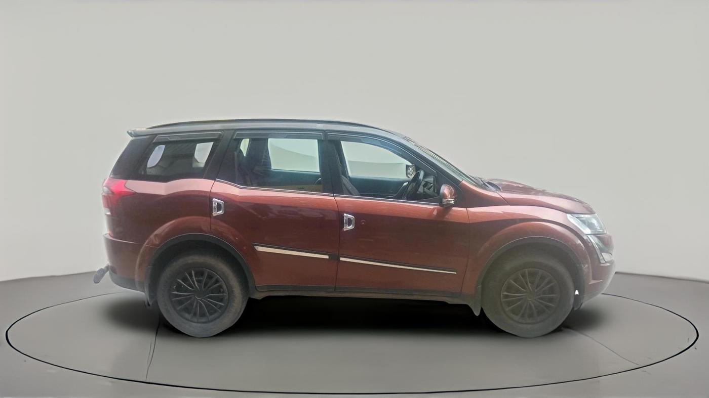 2018 Mahindra XUV500 W7 AT, Diesel, Automatic, 65,252 km, exterior