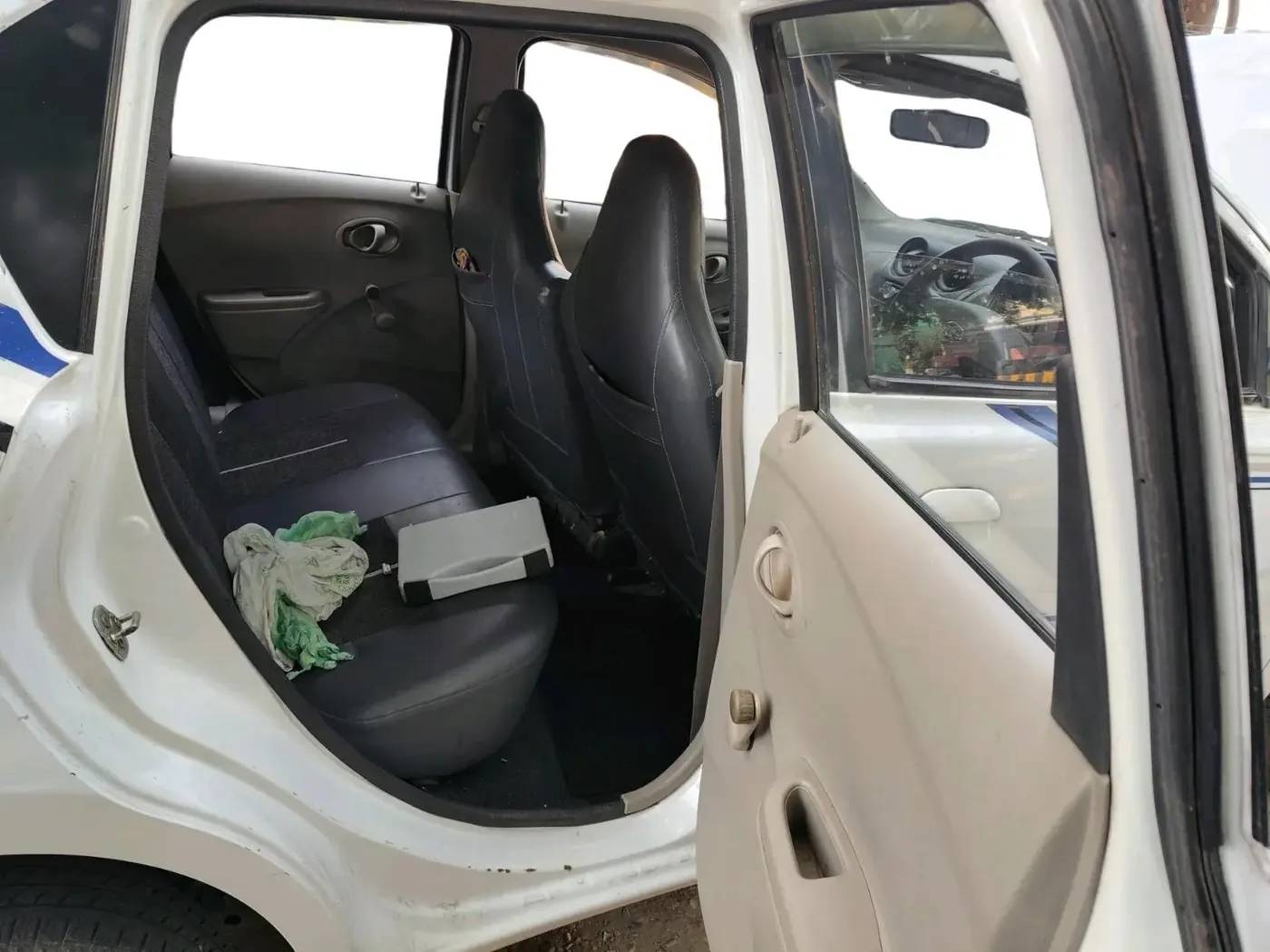 2014 Datsun Go T, Petrol, Manual, 74,459 km, interior