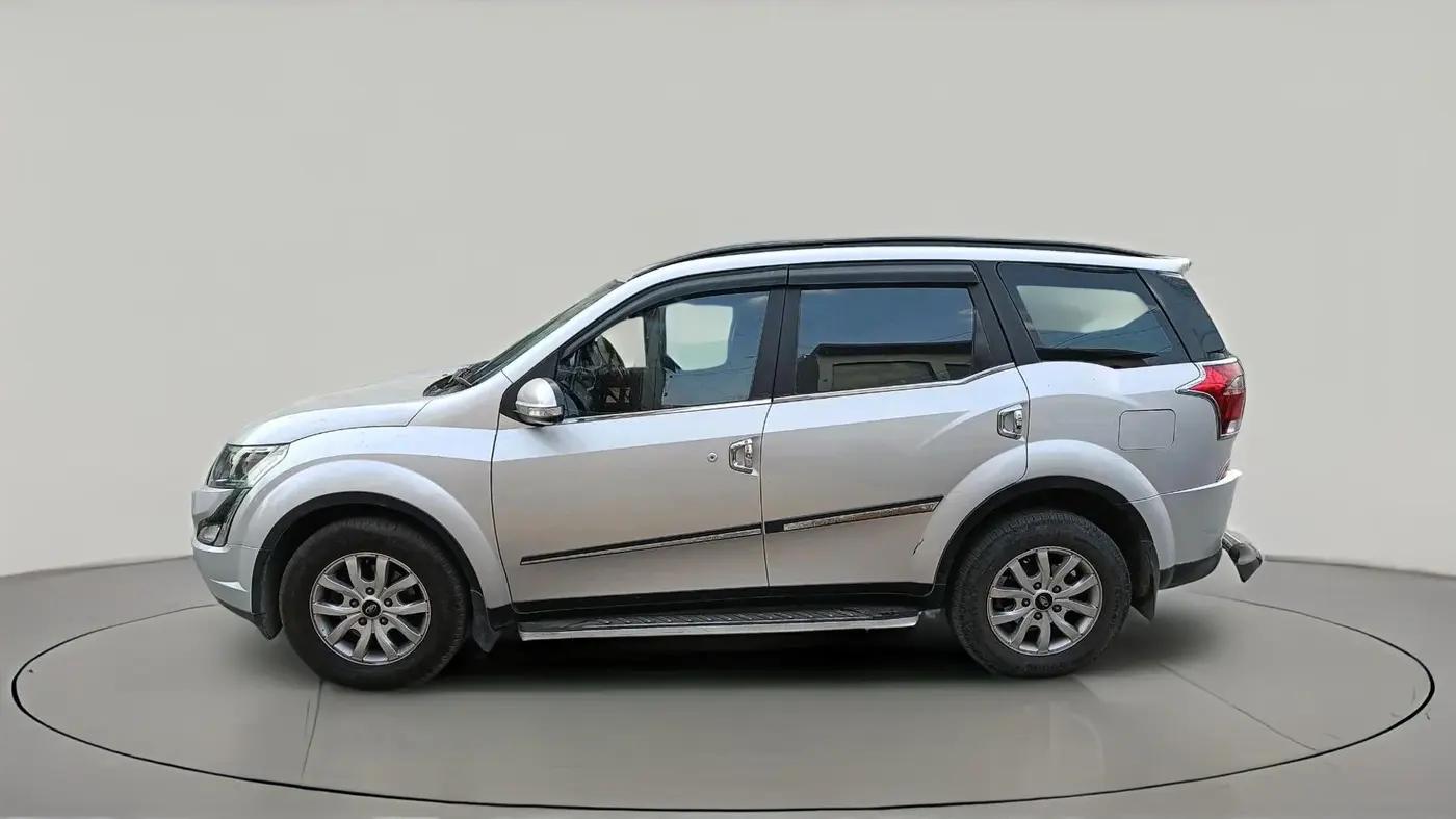 2018 Mahindra XUV500 W7, Diesel, Manual, 90,187 km, exterior