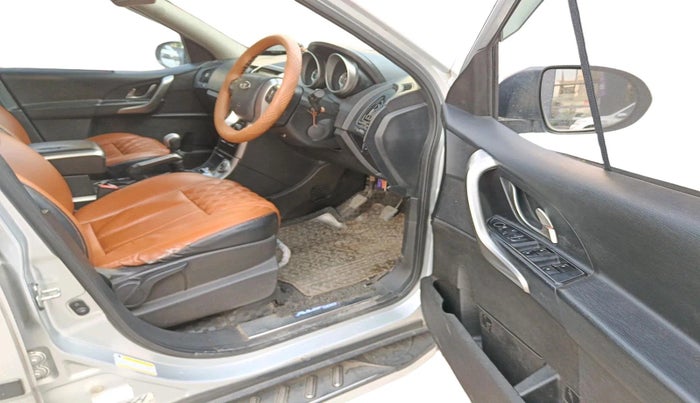 2018 Mahindra XUV500 W7, Diesel, Manual, 90,187 km, interior