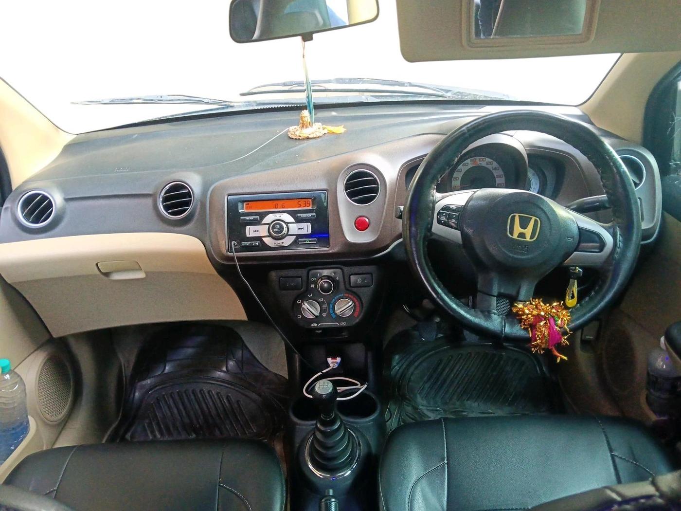 2012 Honda Brio V MT, Petrol, Manual, 88,962 km, interior