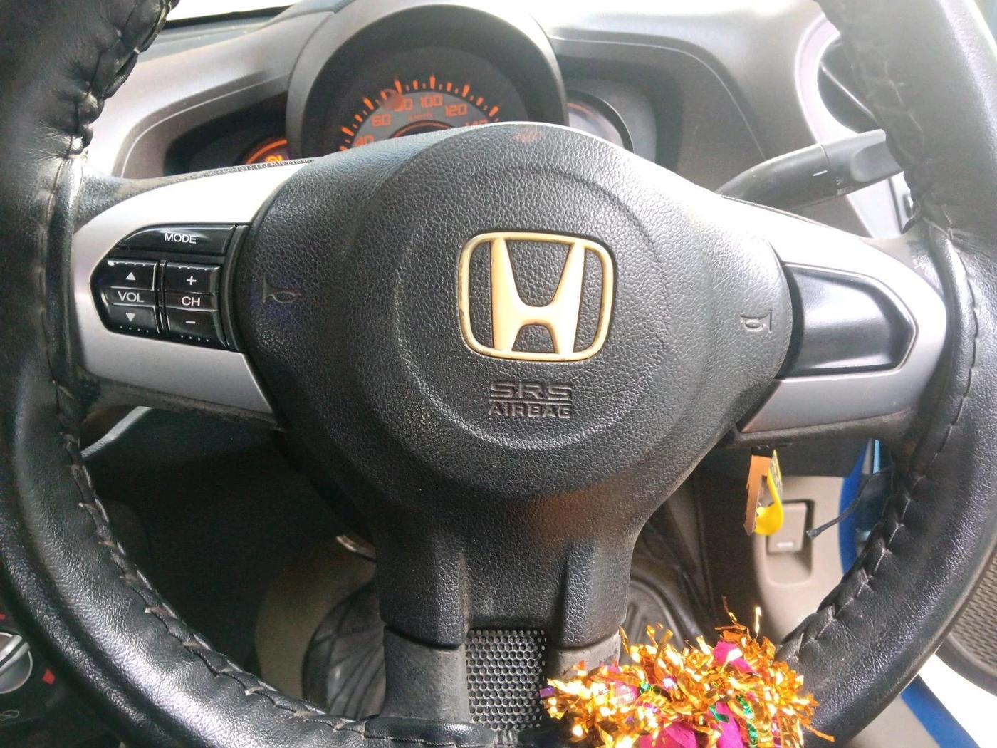 2012 Honda Brio V MT, Petrol, Manual, 88,962 km, interior