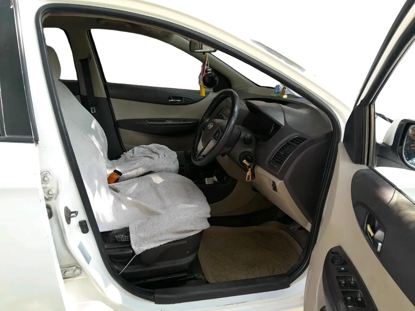 2009 Hyundai i20 SPORTZ 1.2, Petrol, Manual, 1,13,967 km, interior