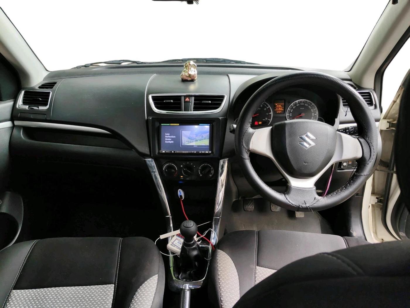 2014 Maruti Swift VXI, CNG, Manual, 91,360 km, interior