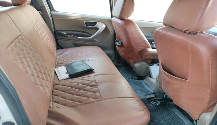 2016 Mahindra TUV300 T8, Diesel, Manual, 73,386 km, interior