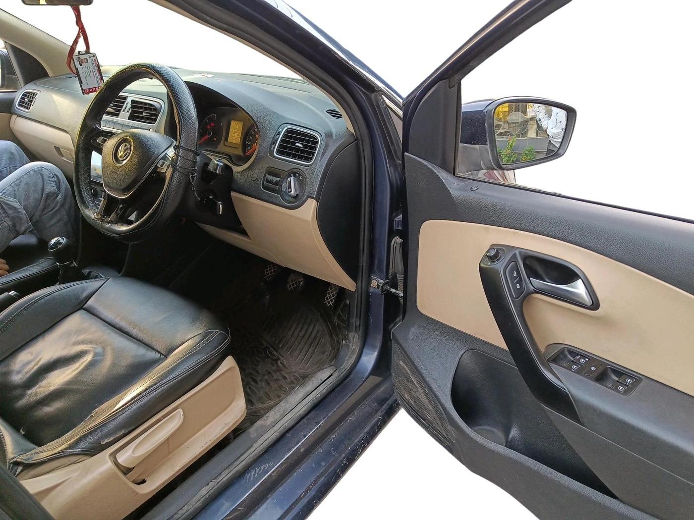 2015 Volkswagen Polo HIGHLINE1.2L DIESEL, Diesel, Manual, 98,766 km, interior