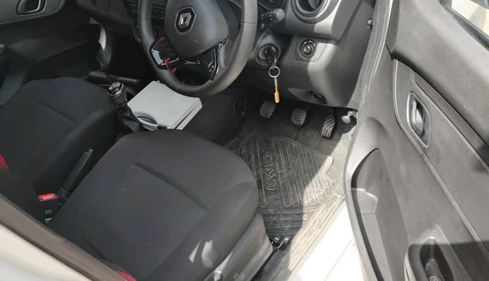 2023 Renault Kwid RXT 1.0, Petrol, Manual, 10,761 km, interior