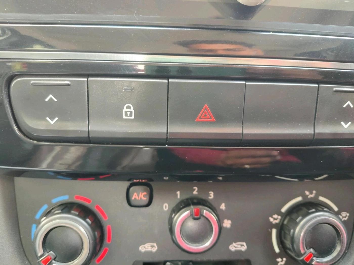 2023 Renault Kwid RXT 1.0, Petrol, Manual, 10,761 km, interior