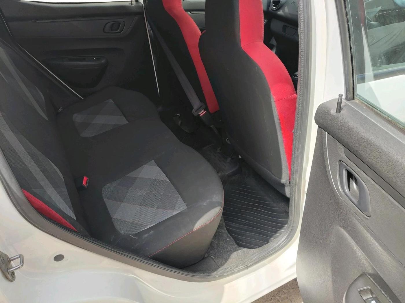 2023 Renault Kwid RXT 1.0, Petrol, Manual, 10,761 km, interior