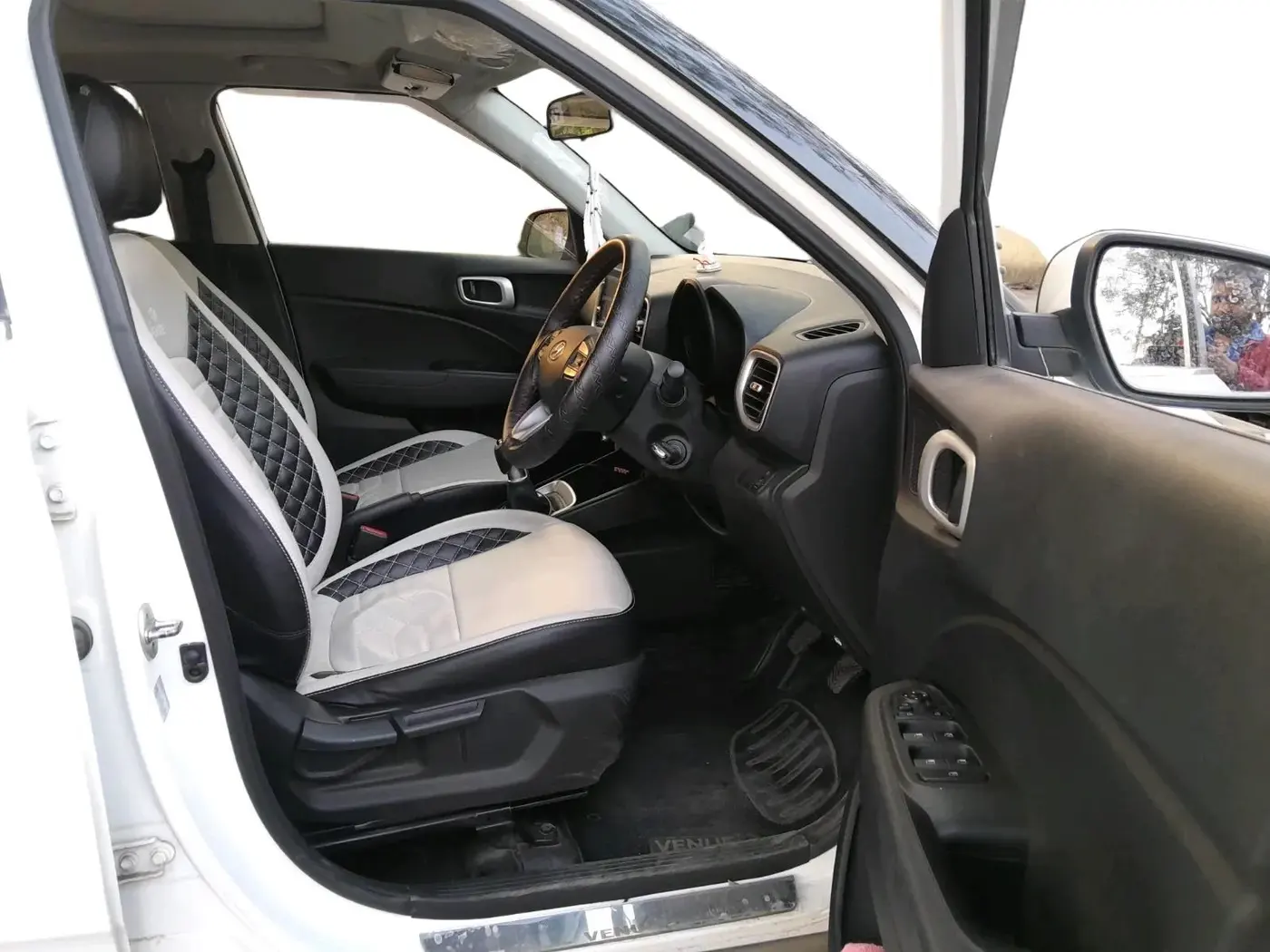 2020 Hyundai VENUE SX 1.5 CRDI, Diesel, Manual, 66,409 km, interior