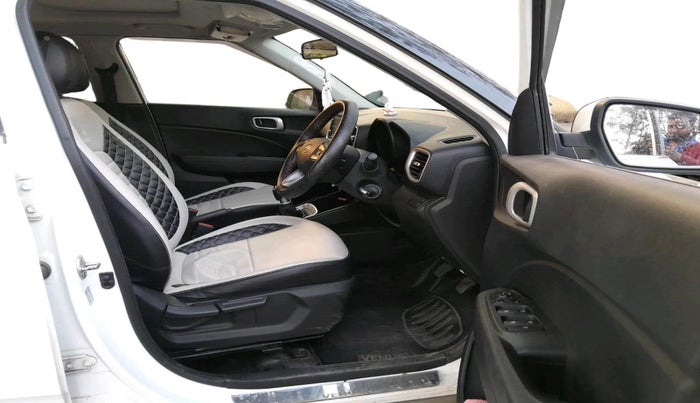 2020 Hyundai VENUE SX 1.5 CRDI, Diesel, Manual, 66,409 km, interior