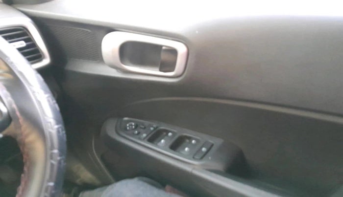 2020 Hyundai VENUE SX 1.5 CRDI, Diesel, Manual, 66,409 km, interior