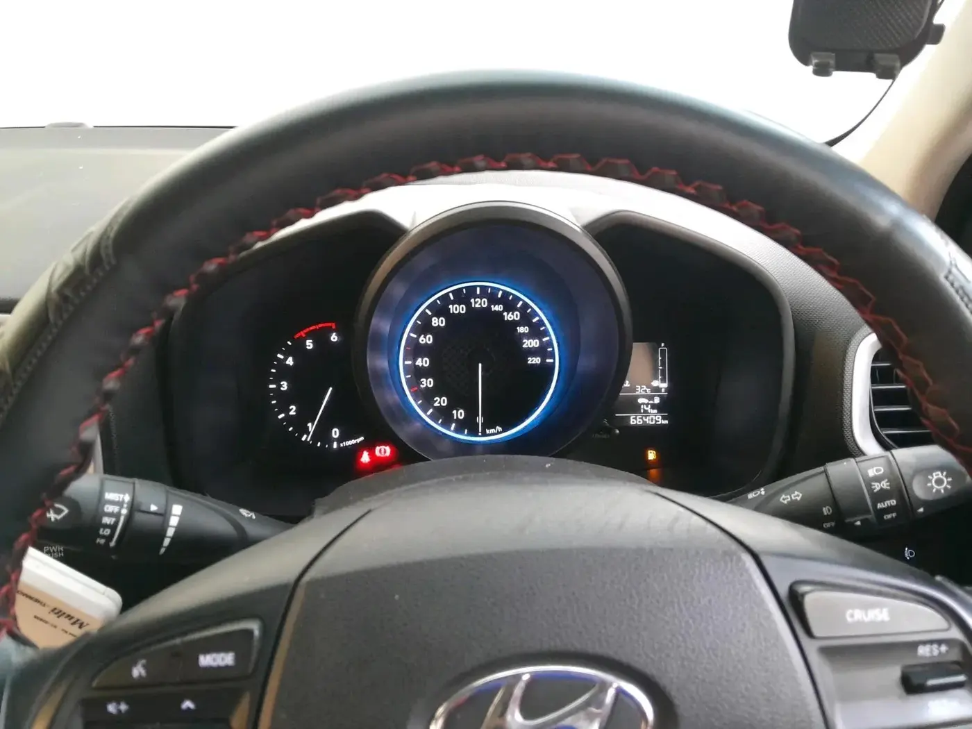 2020 Hyundai VENUE SX 1.5 CRDI, Diesel, Manual, 66,409 km, interior