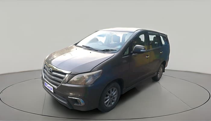 2012 Toyota Innova VX 2.5 8 STR, Diesel, Manual, 2,45,159 km, exterior