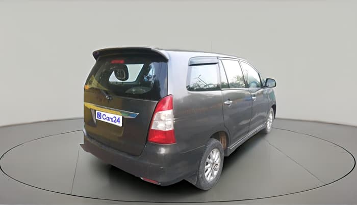 2012 Toyota Innova VX 2.5 8 STR, Diesel, Manual, 2,45,159 km, exterior