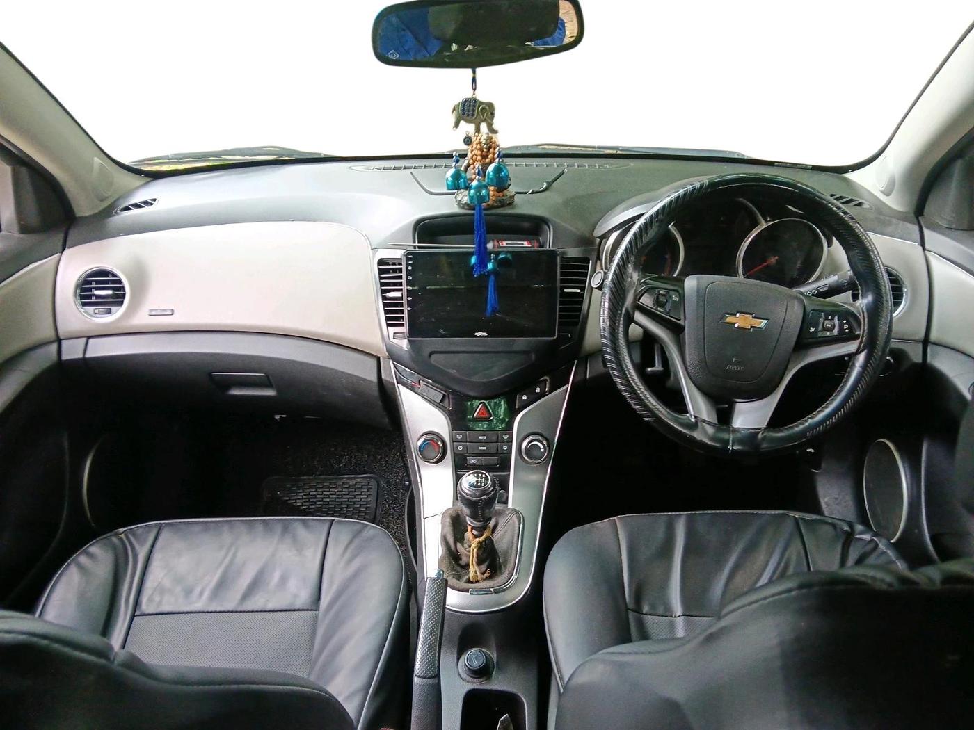 2012 Chevrolet Cruze LTZ, Diesel, Manual, 88,172 km, interior