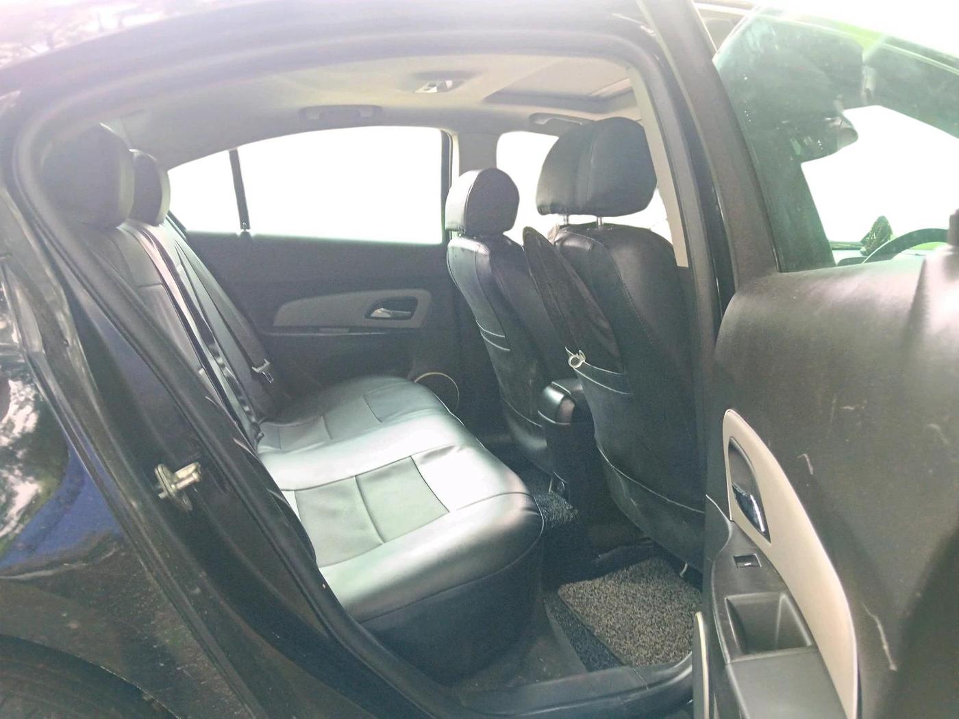 2012 Chevrolet Cruze LTZ, Diesel, Manual, 88,172 km, interior