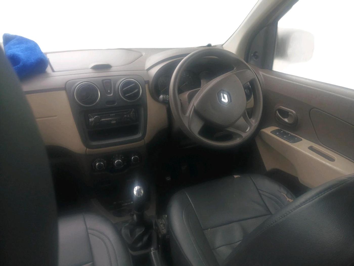 2015 Renault Lodgy 85 PS RXL, Diesel, Manual, 1,07,520 km, interior
